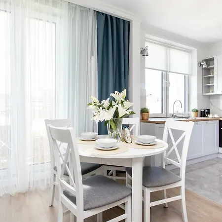 - Srodmiescie Swietojanska 2 Sypialnie Apartment